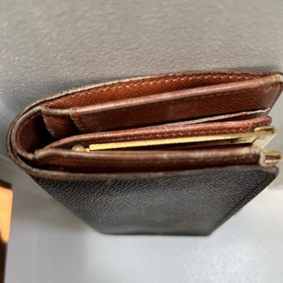 Louis Vuitton vintage compact wallet - Picture 5 of 6